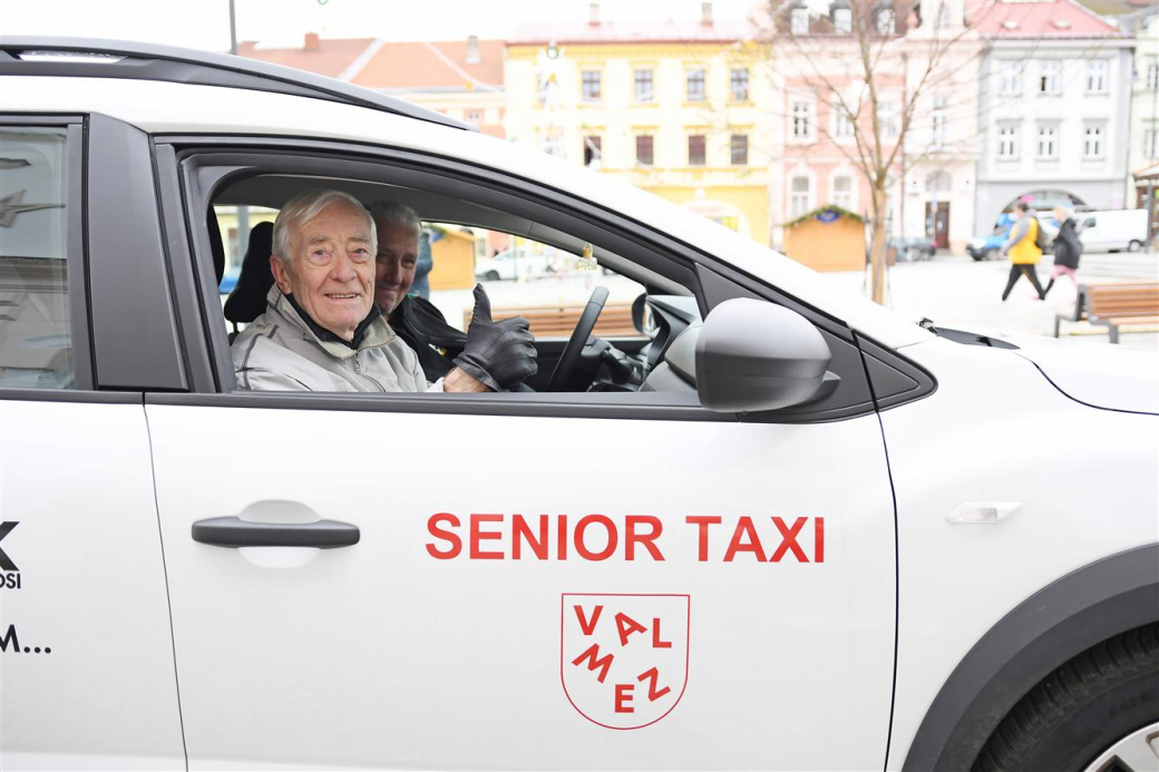Senior taxi Valmez hlásí velký zájem