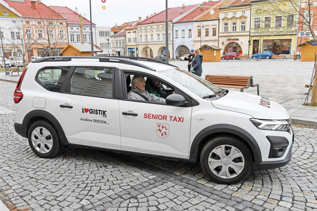 Senior taxi Valmez už jezdí v ulicích města