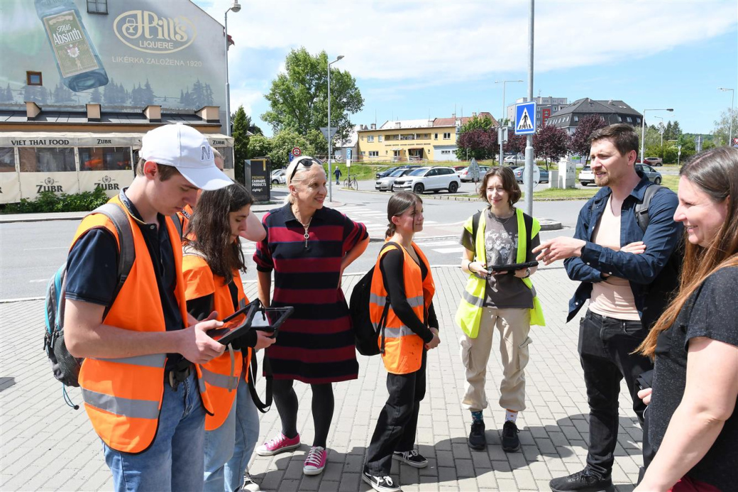 Studenti mapují vizuální smog v ulicích města