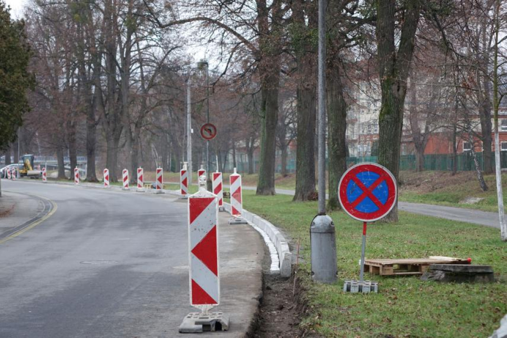 První z plánovaných protipovodňových opatření v Rožnově jsou umístěna na Tyršově nábřeží