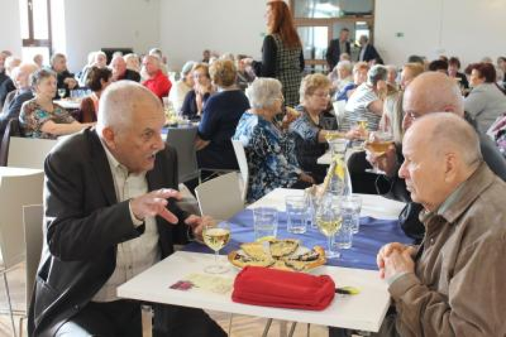 V Rožnově pod Radhoštěm se setkalo více než 80 jubilantů