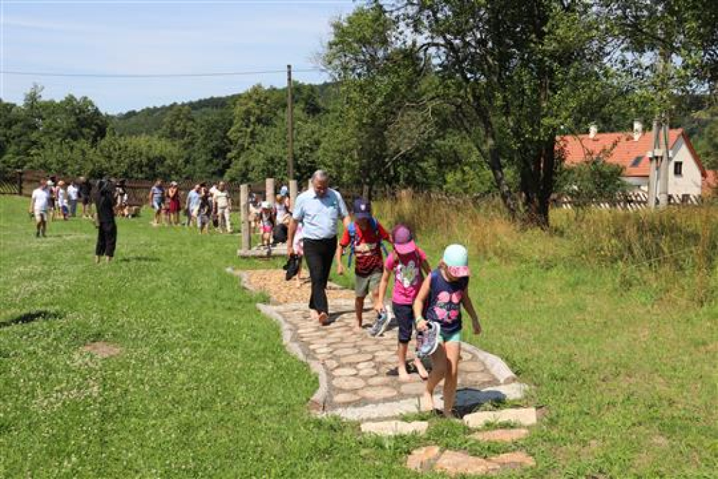 V arboretu se můžete projít po stezce bosou nohou