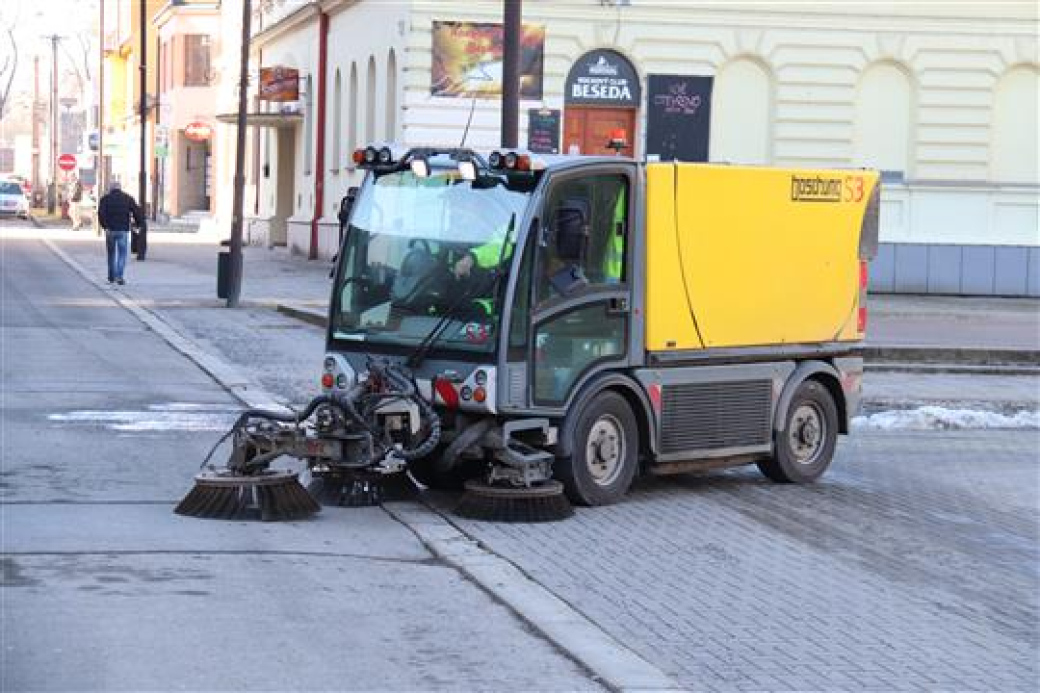 Město Vsetín prochází jarní očistou, následovat bude blokové čistění