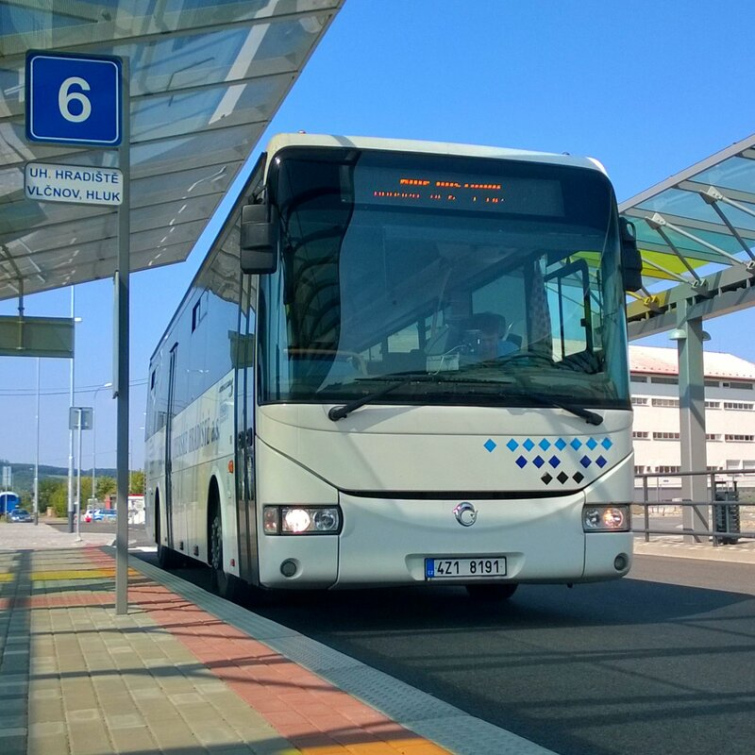 Nový školní rok přinese úpravy v jízdních řádech některých autobusových linek IDZK