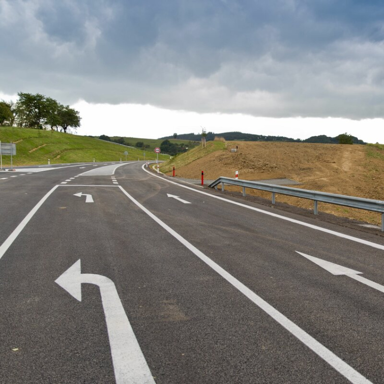 Zlínský kraj opraví cesty na Kroměřížsku i ve Vsetíně