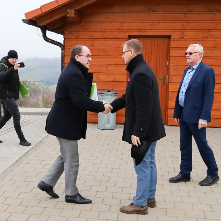 Pokračuje příprava vodárenské nádrže Vlachovice. Přijel i ministr zemědělství Výborný