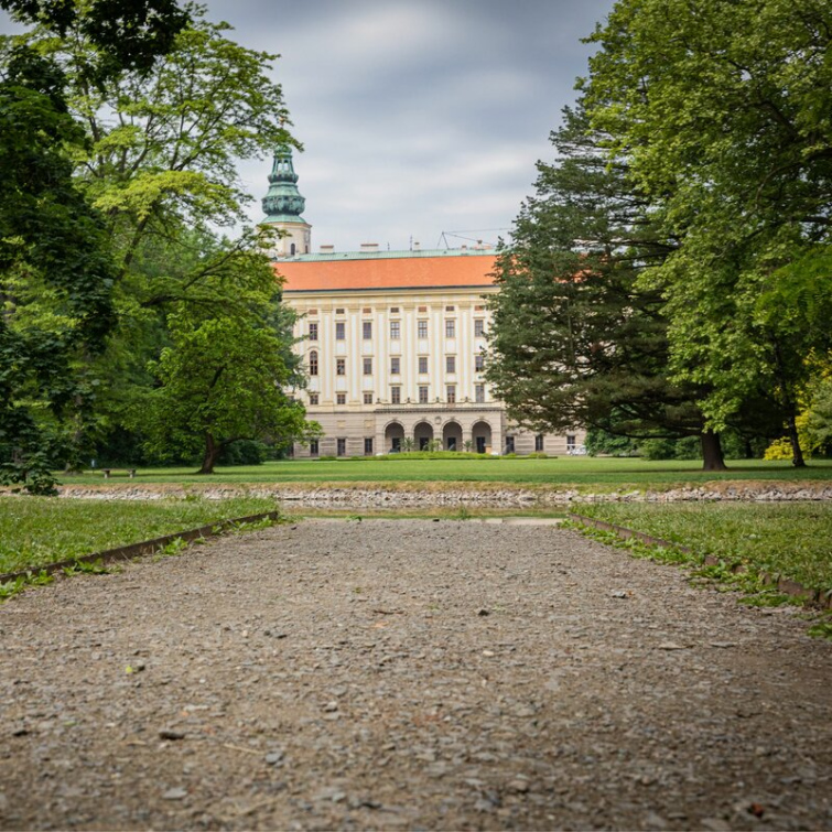 Zlínský kraj přispěje na obnovu Trámového pavilonu a tureckých stanů v Podzámecké zahradě