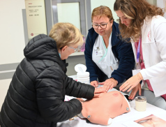 V Uherskohradišťské nemocnici zvyšoval Říjen v růžové povědomí nejen o samovyšetření prsou