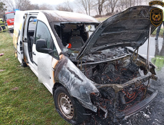 Auto začalo hořet za jízdy