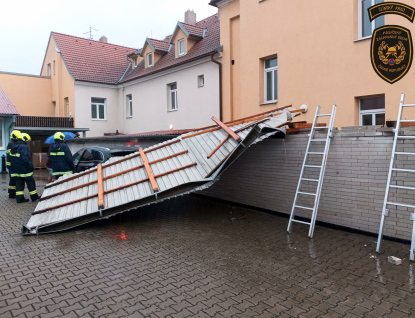 Perný bouřkový čtvrtek: Hasiči vyjížděli ke 30 událostem