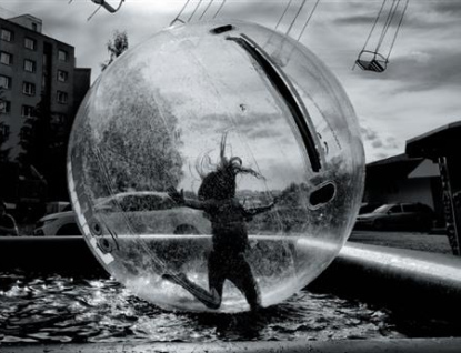 Mezinárodní bienále fotografie Interfotoklub Vsetín spouští přihlašování a otevírá své brány již potřiatřicáté
