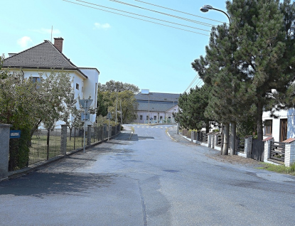 Město chce vybudovat nový chodník na ulici Záhumení