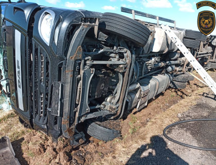 Hořel kamion i osobní auto 